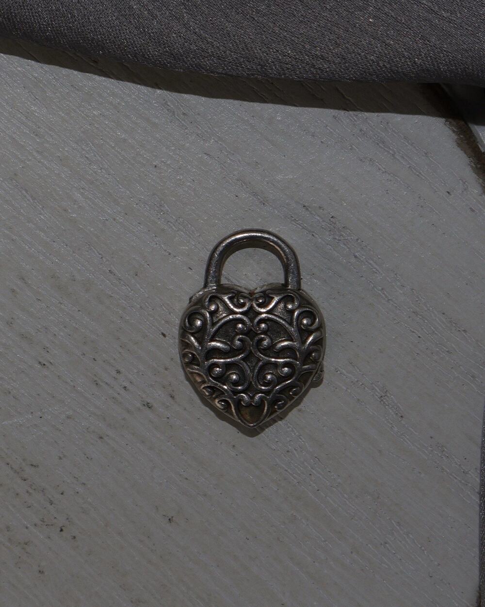 Vintage Sterling Silver Puffy Heart Padlock Pendant 9.4G / 0.7in